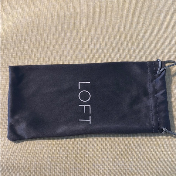 LOFT Black Sunglasses with Case - Picture 2 of 6